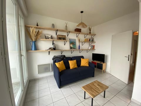TV and multimedia, Seating area