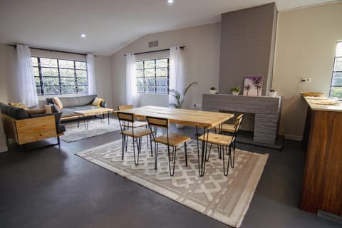 Living room, Dining area