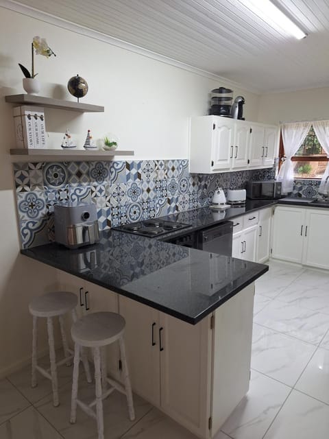 Kitchen or kitchenette, kitchen, kitchen