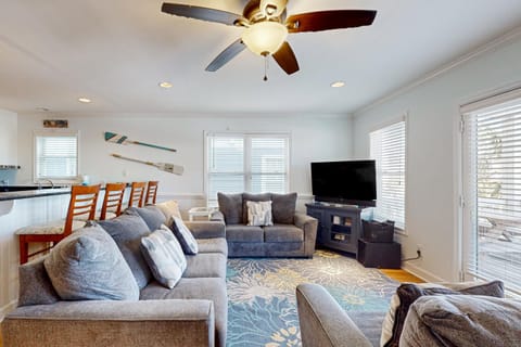 KB21 Barefoot Bliss House in Kure Beach