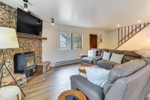 Less Than 1 Mi to Twain Harte Lake Forest-View Retreat! House in Twain Harte