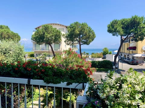 Il Girasole del Lago Apartment in Desenzano del Garda