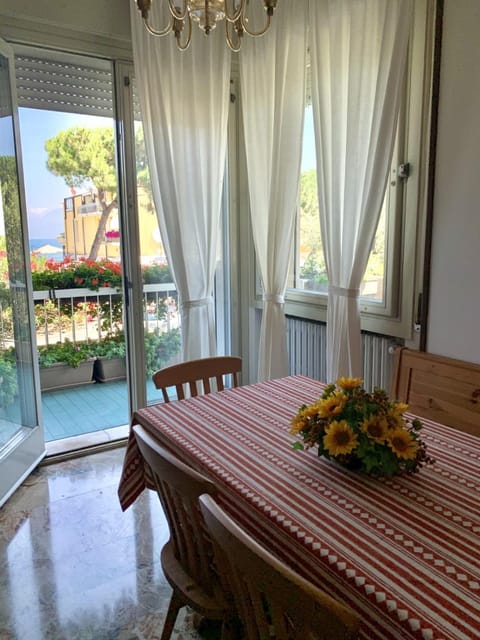Il Girasole del Lago Apartment in Desenzano del Garda