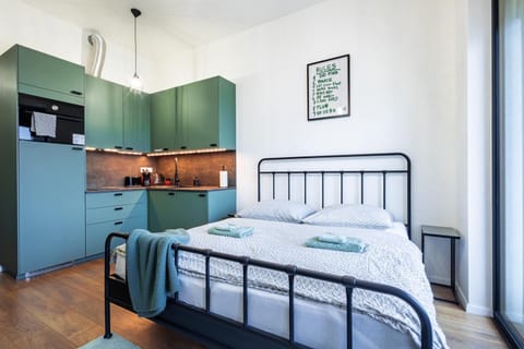 Bed, Kitchen or kitchenette
