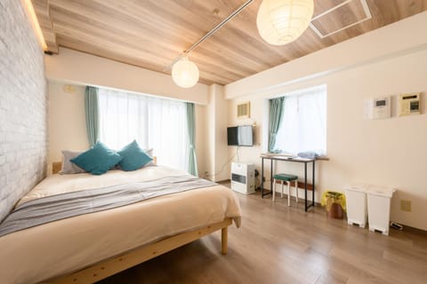 Bed, Living room