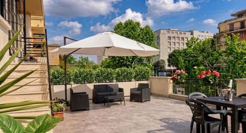 Property building, Patio, Spring, Day, Garden, View (from property/room), Balcony/Terrace, Living room, Seating area, Dining area, Garden view