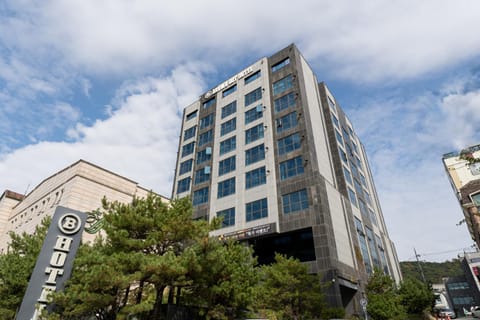 Property building, Facade/entrance