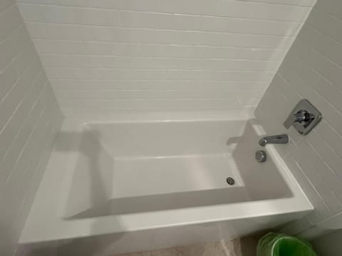 Room With Private Bathroom Vacation rental in Lake Forest