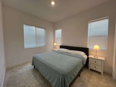 Room With Private Bathroom Vacation rental in Lake Forest