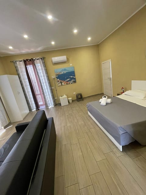 Photo of the whole room, Bedroom, air conditioner