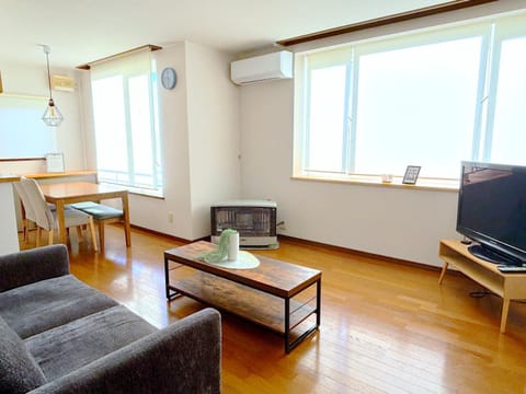 TV and multimedia, Living room, air conditioner