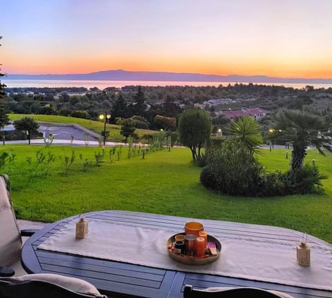 Patio, Natural landscape, Dining area, Sea view, Sunrise