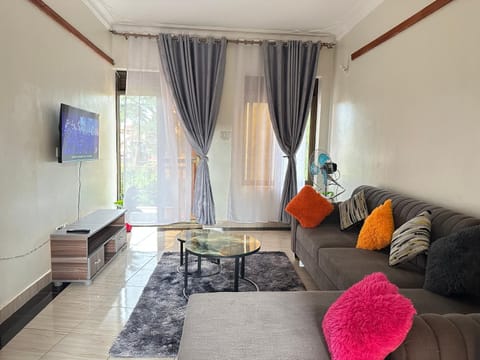 Communal lounge/ TV room, TV and multimedia, Living room, Seating area
