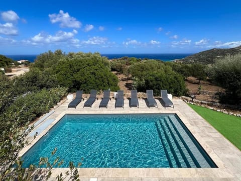 Natural landscape, Mountain view, Pool view, Swimming pool, sunbed
