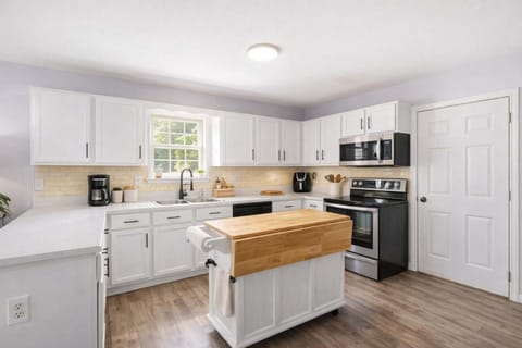 Spacious Louisville Getaway with Private Backyard House in Jeffersontown