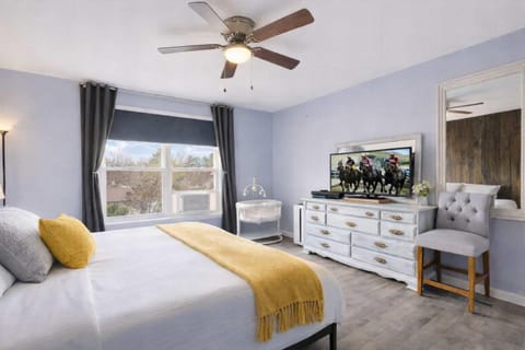 Spacious Louisville Getaway with Private Backyard House in Jeffersontown