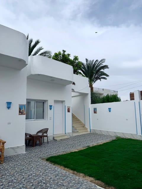 Property building, Patio, Day, Garden, Garden view