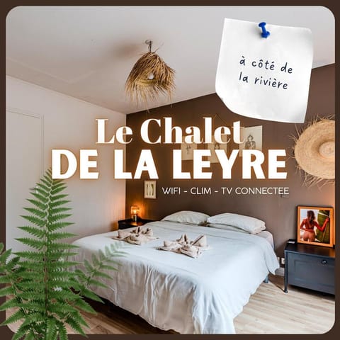 Bed, Property logo or sign, Photo of the whole room, Bedroom, Text overlay, towels