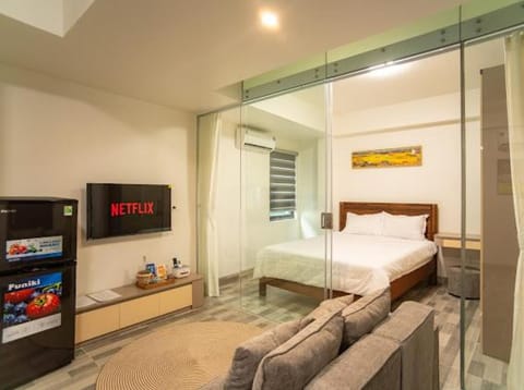 Communal lounge/ TV room, Bed, TV and multimedia, Photo of the whole room, Evening entertainment, air conditioner