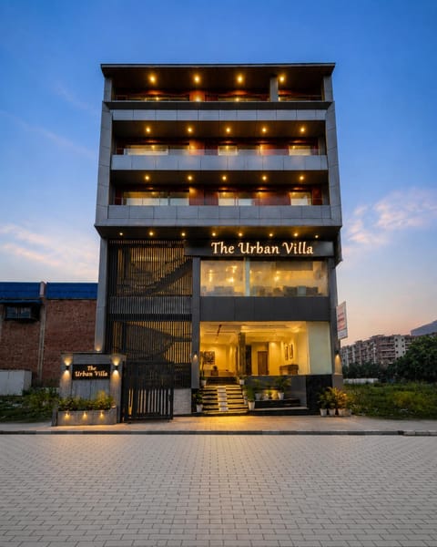 Property building, Facade/entrance, Day