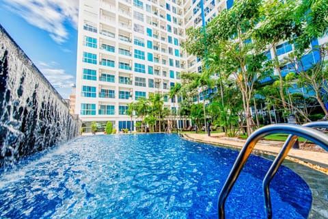 Property building, Garden, Pool view, Swimming pool