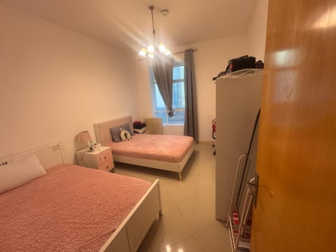 Private room only for girls Bed and Breakfast in Al Sharjah