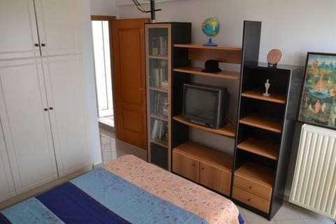 Triple Nest Maisonette - Korydallos by ΜΡS Apartment in Piraeus Regional Unit, Greece