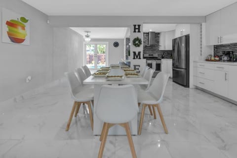 Oasis del Sol House in Homestead