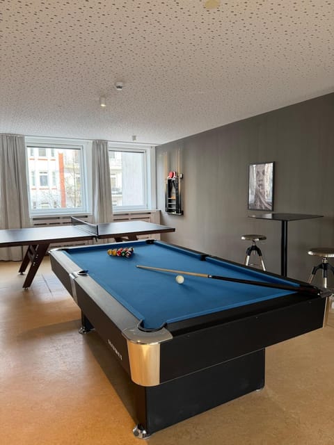 280 qm Billard Tischtennis Tischkicker Apartment in Hamburg