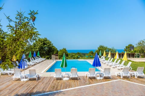 Natural landscape, View (from property/room), View (from property/room), Garden view, Pool view, Swimming pool, sunbed