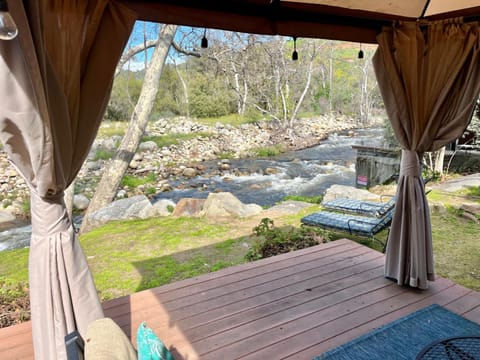 Cozy Riverfront Home with EV charger House in Three Rivers