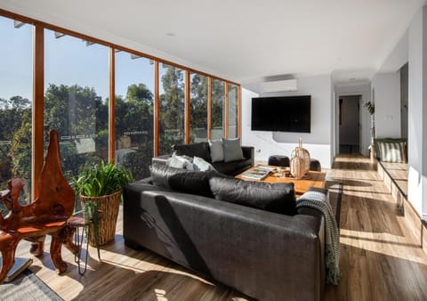 Day, TV and multimedia, View (from property/room), Living room, Seating area, Evening entertainment