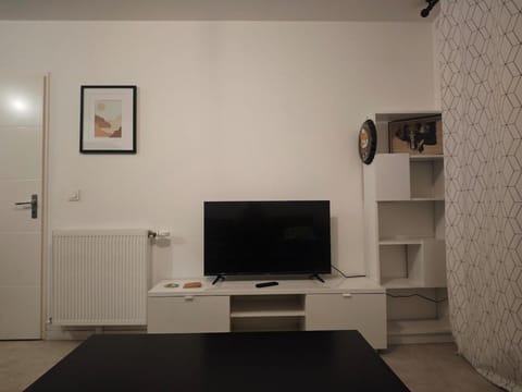 Communal lounge/ TV room, TV and multimedia