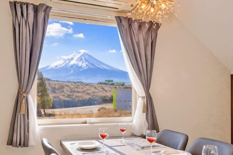View (from property/room), View (from property/room), Dining area, Mountain view, Mountain view