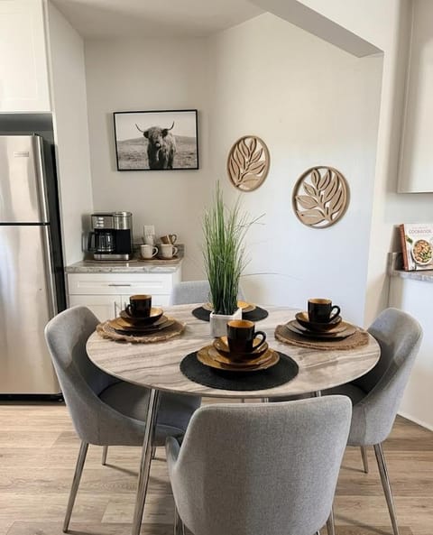 Coffee/tea facilities, Dining area
