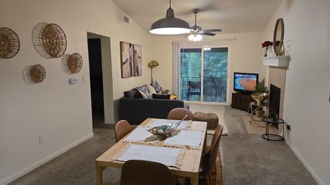 Living room, Dining area