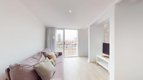 TV and multimedia, Living room, City view