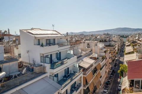 Luxury Maisonette W Jacuzzi & Acropolis View Apartment in Athens