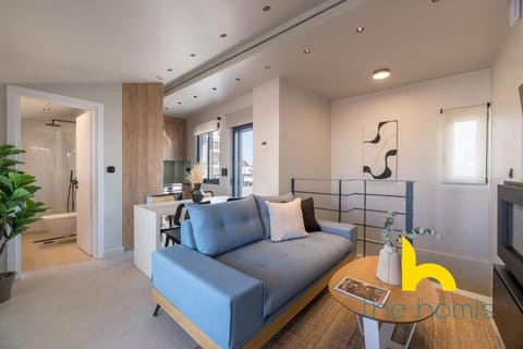 Luxury Maisonette W Jacuzzi & Acropolis View Apartment in Athens