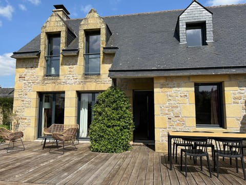 Property building, Facade/entrance, Off site