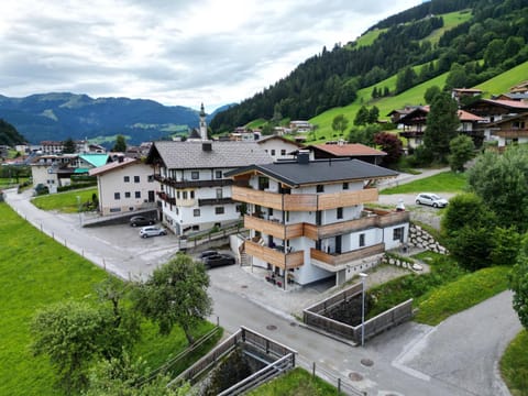 Neighbourhood, Bird's eye view, Mountain view