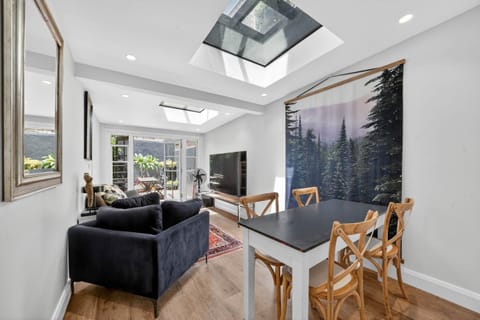 TV and multimedia, Dining area