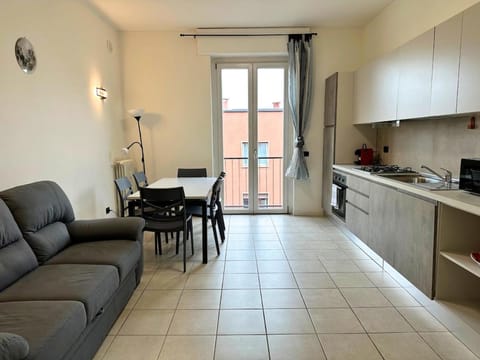 Modern Ideal for families 900m Arena Apartment in Verona