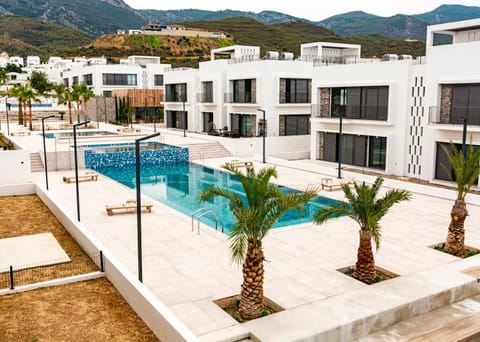 Day, Balcony/Terrace, Swimming pool, Swimming pool