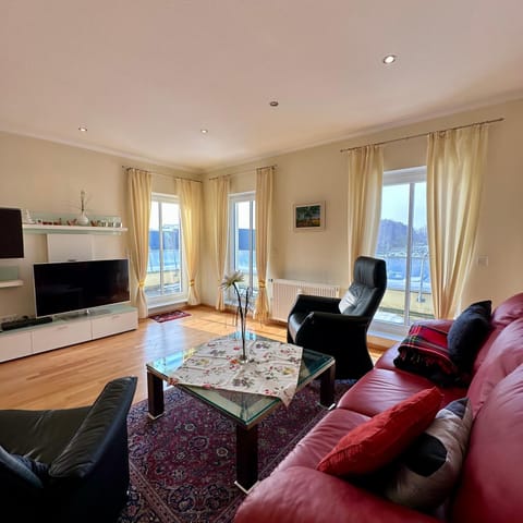 TV and multimedia, Balcony/Terrace, Living room