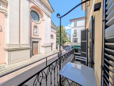 Property building, Day, View (from property/room), Balcony/Terrace
