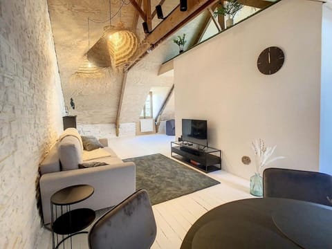 Communal lounge/ TV room, TV and multimedia, Living room