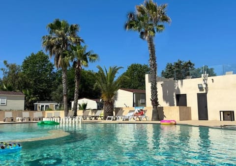Swimming pool, sunbed