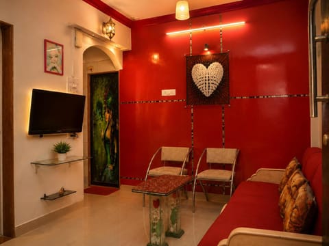 Communal lounge/ TV room, TV and multimedia, Living room, Decorative detail