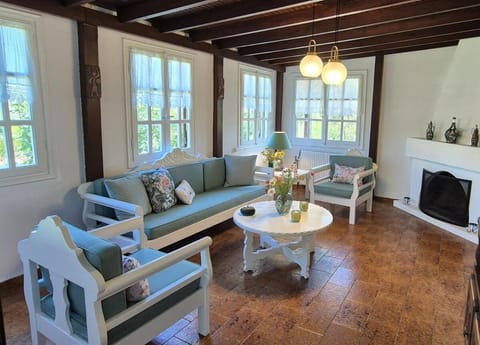 Nea Makri Maisonette Near Beaches by MPS House in East Attica Regional Unit, Greece